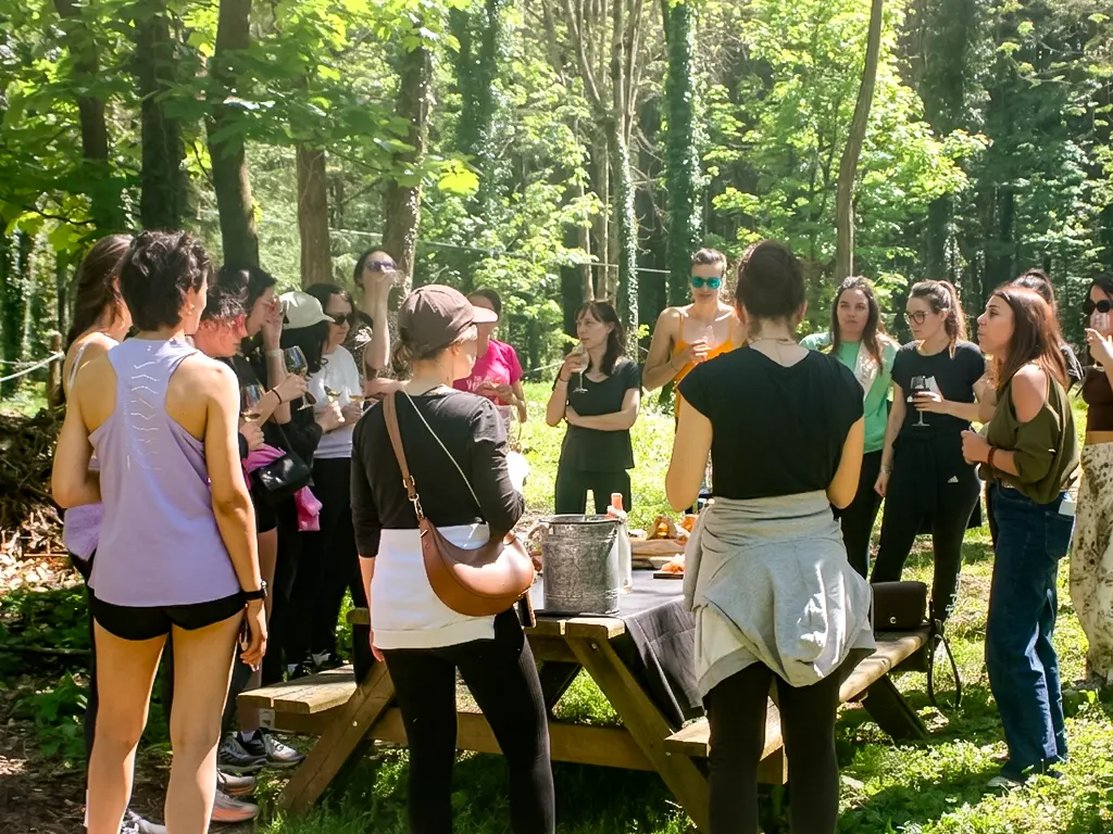 Atelier accrobranche et dégustation de vins pour un EVJF en Ardèche